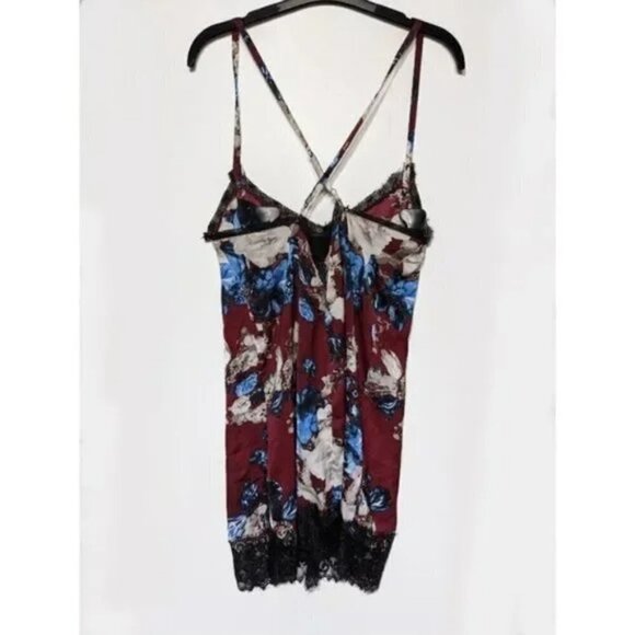 Tobi | Floral And Lace Slip Dress - Picture 2 of 8